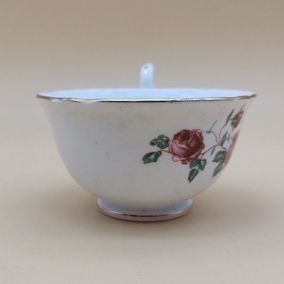 Clarence Tea Cup & Saucer -Red Flowers Pattern 734/67 - Picture 5 of 11